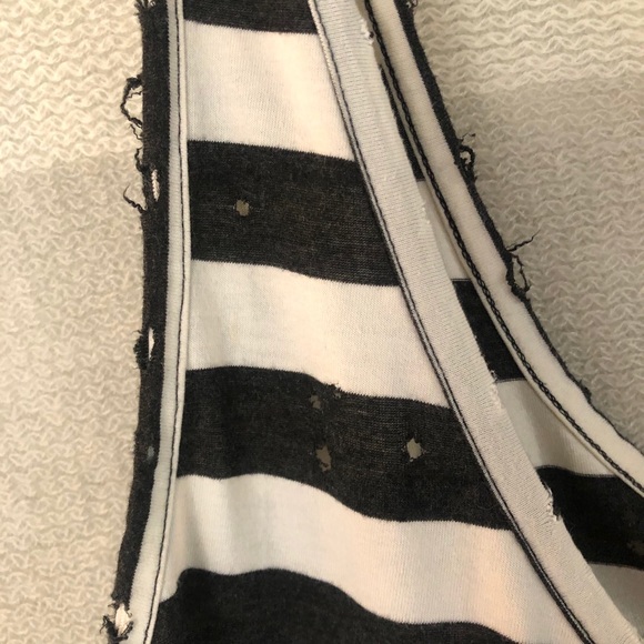 Emma & Sam Striped Top ✨ - Picture 7 of 7